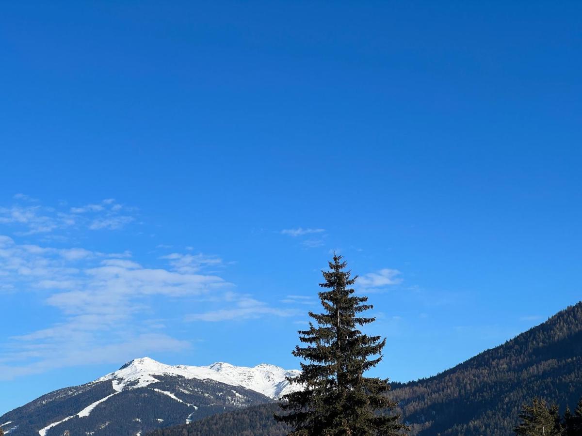 Guesthouse Rosengarten Toblach Exteriör bild