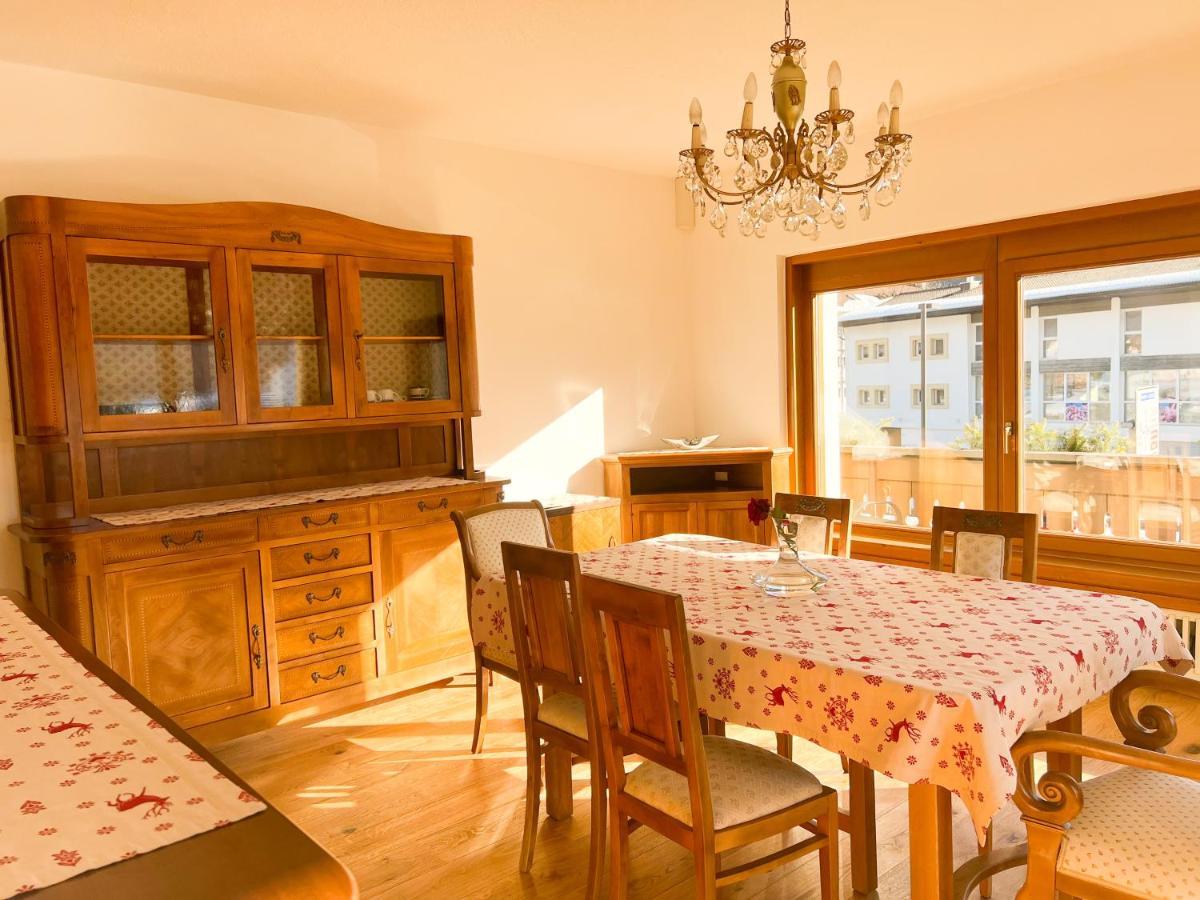 Guesthouse Rosengarten Toblach Exteriör bild