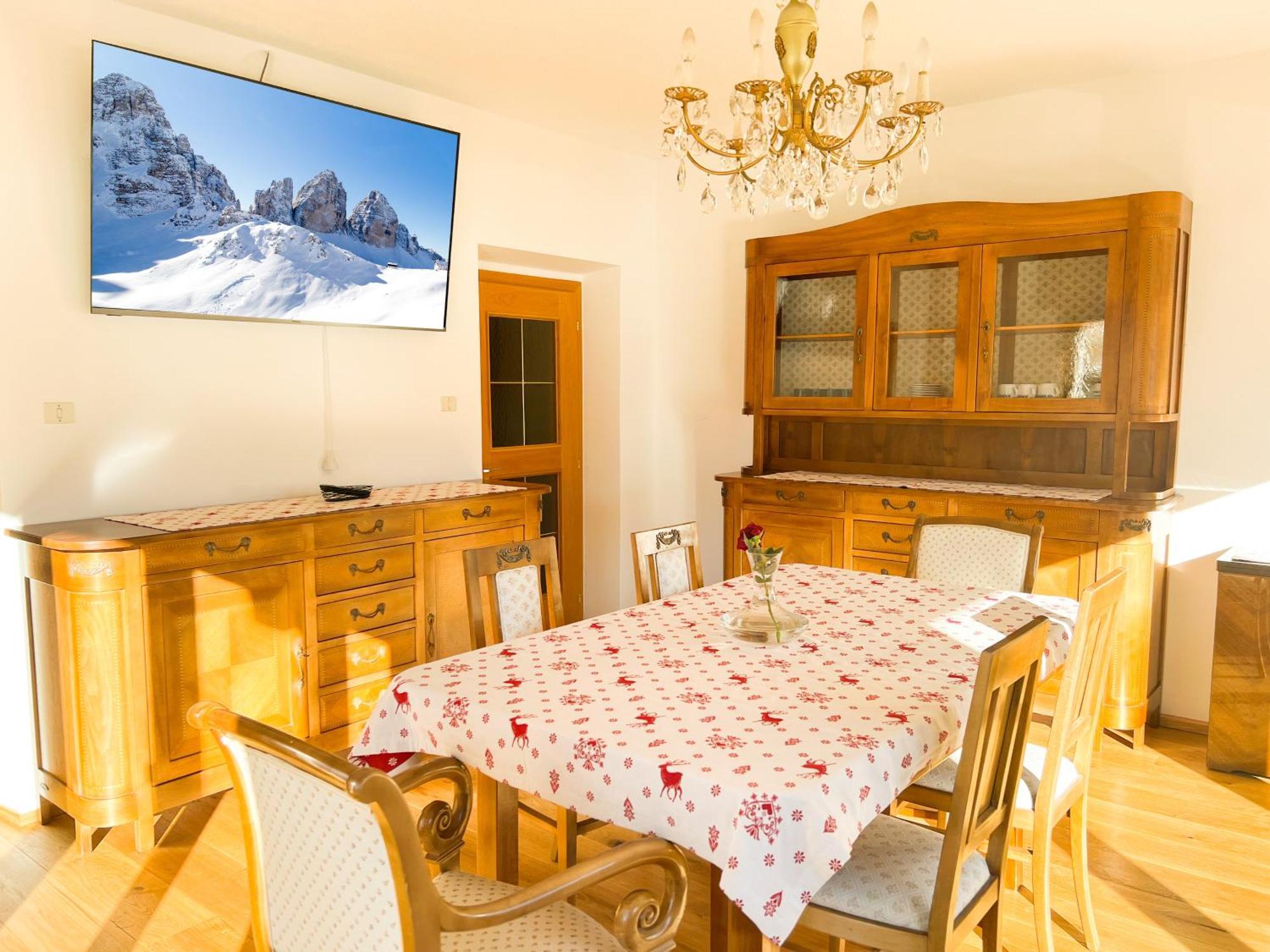 Guesthouse Rosengarten Toblach Exteriör bild