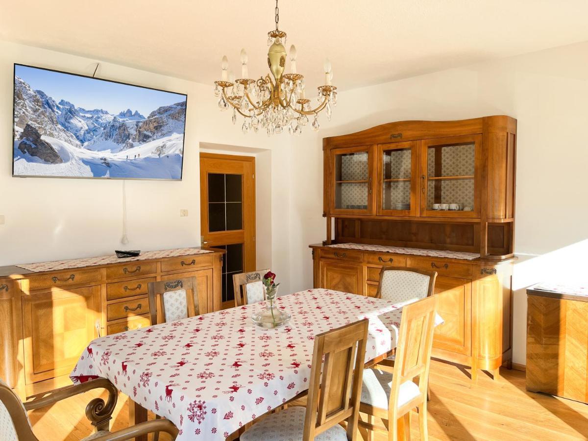 Guesthouse Rosengarten Toblach Exteriör bild