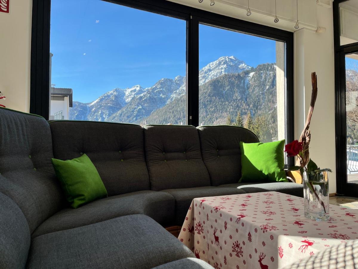 Guesthouse Rosengarten Toblach Exteriör bild